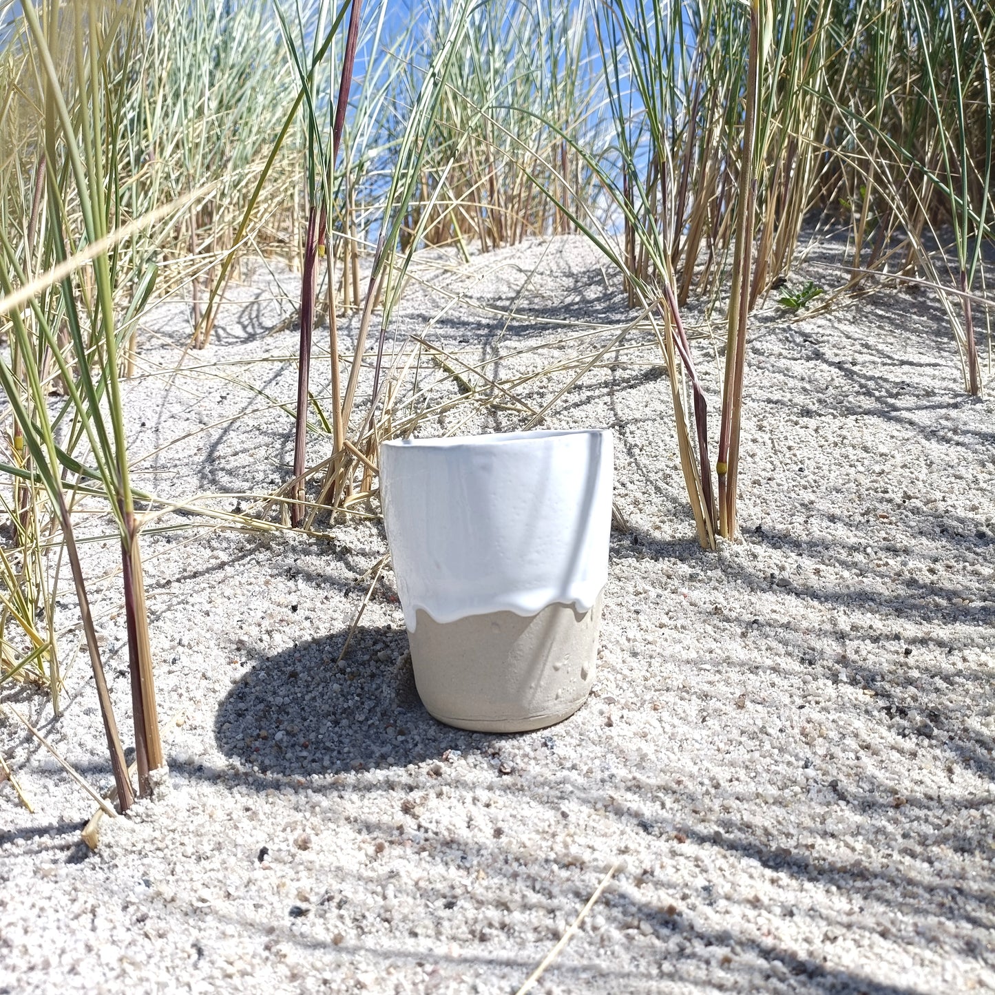 Handgefertigter Keramik Becher mit Herz - ready to ship