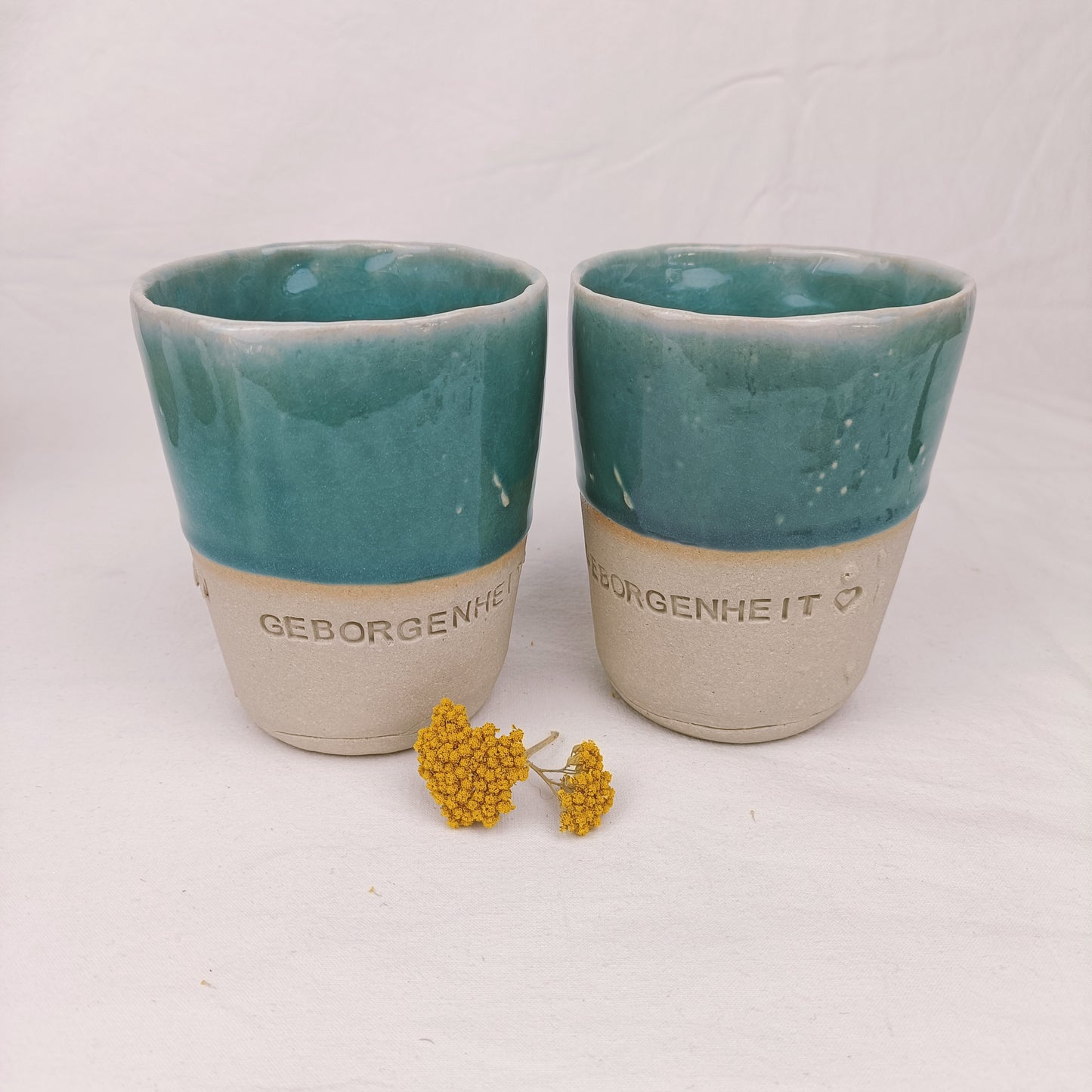 Handgemachter personalisierter Keramik Becher groß