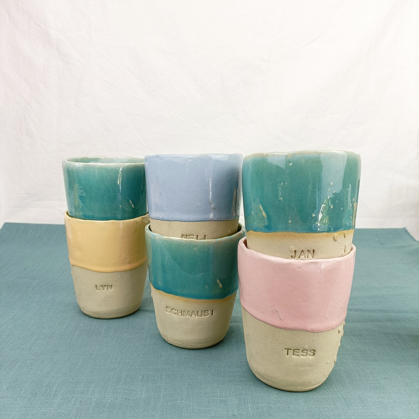 Handgemachter personalisierter Keramik Becher groß