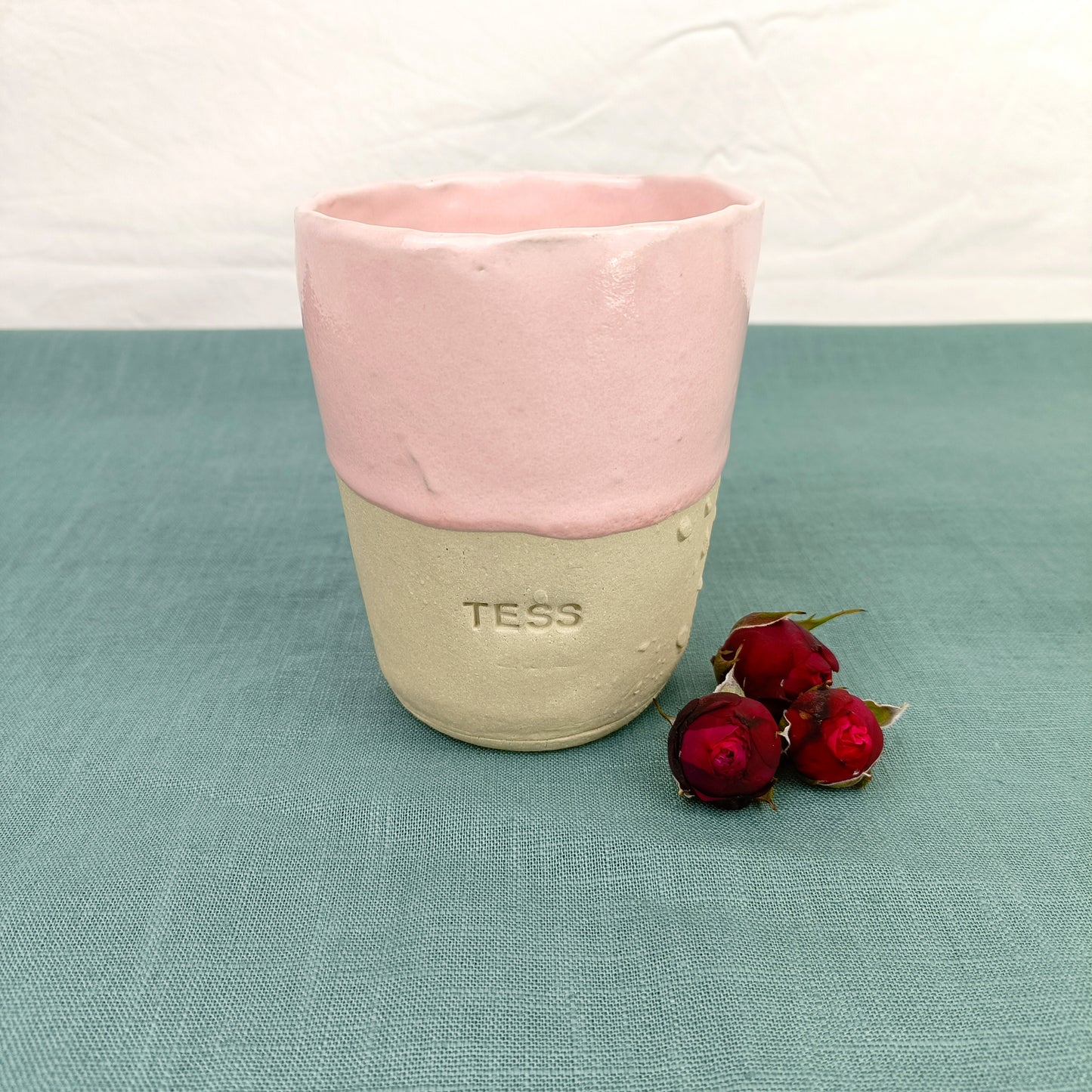 Handgemachter personalisierter Keramik Becher groß