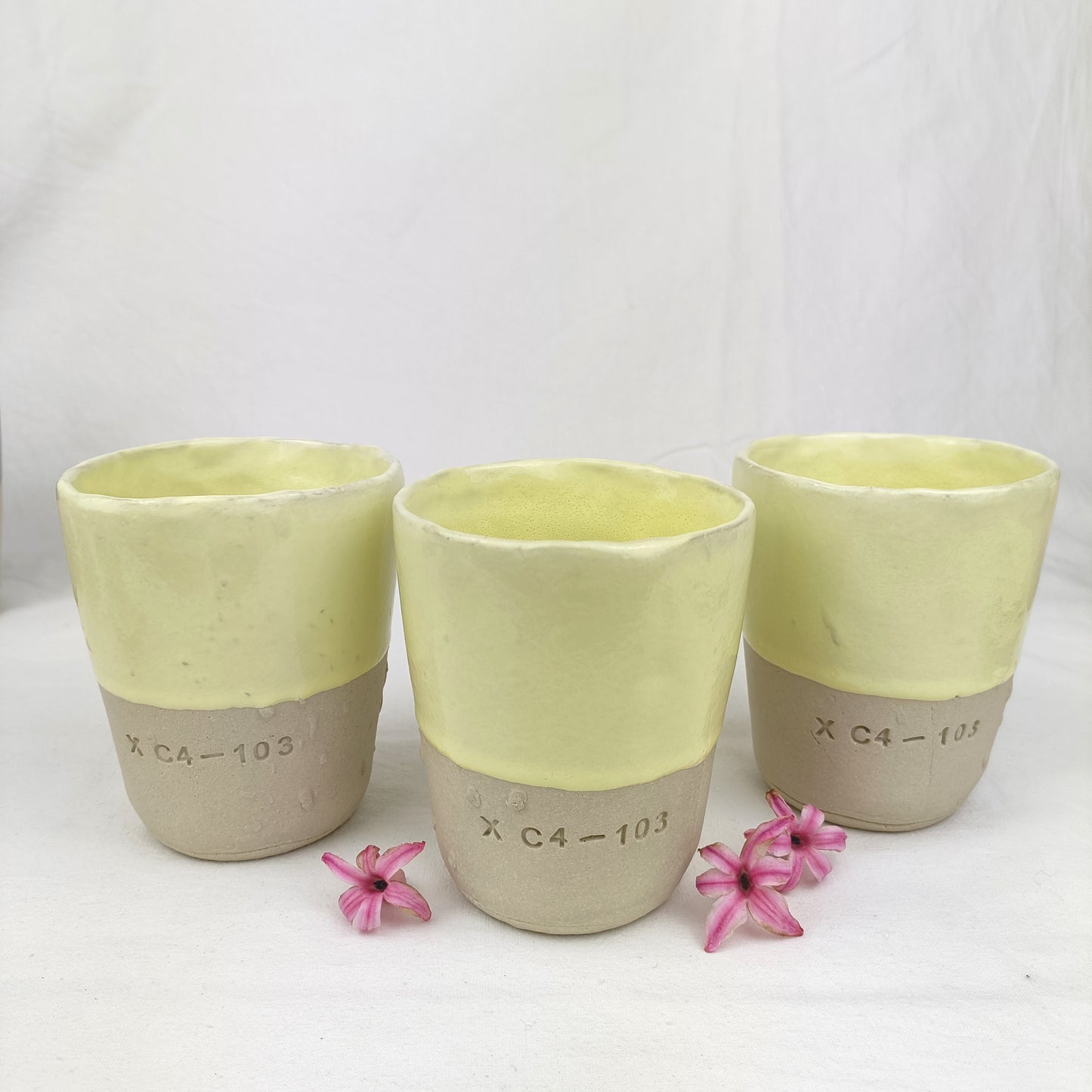 Handgemachter personalisierter Keramik Becher groß